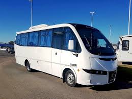 Minibús 24 pasajeros exterior ADUR Logística